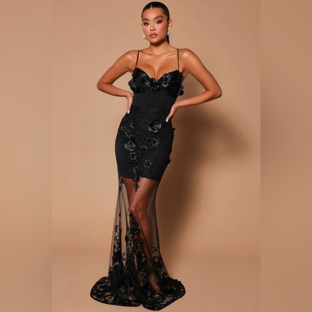 Luxe Embroidered Formal Maxi Dress Gown - Size S - Black - New wi/ Tags